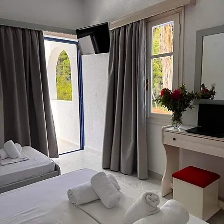 Vassilis Hotel 3*